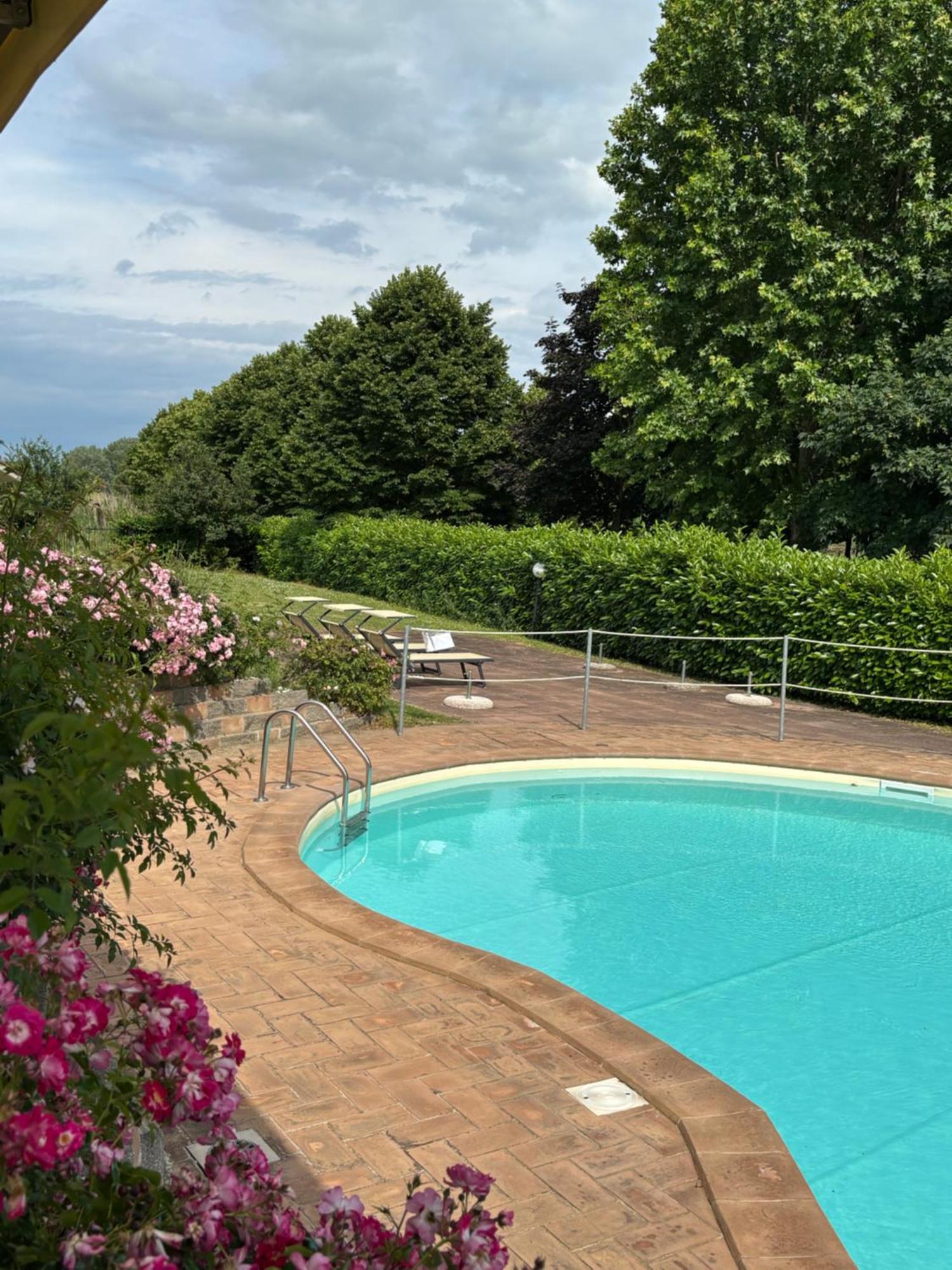 Le Macerine Hotel Кастильоне дел Лаго Екстериор снимка